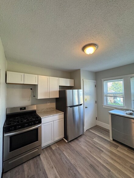 25 1/2 Porter St Unit 1, Taunton, MA 02780