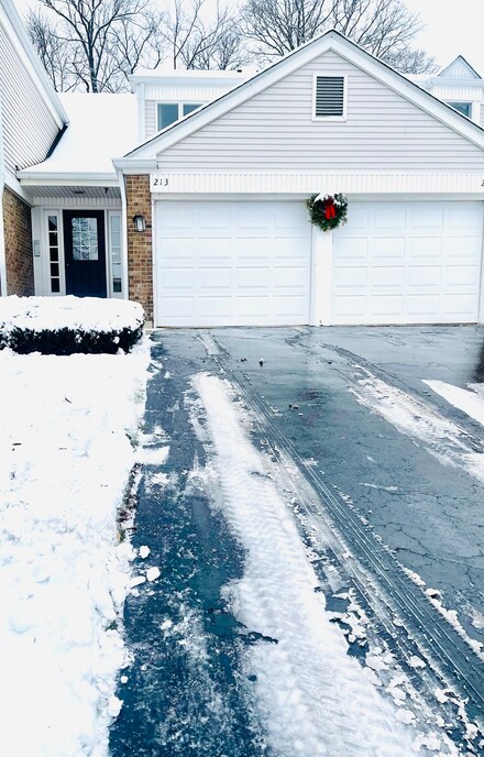 213 Millington Way Unit 74, Saint Charles, IL 60174