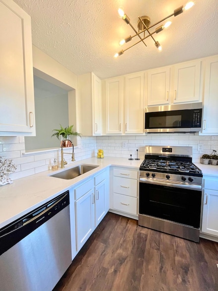 755 Parkbluff Way, Lewis Center, OH 43035