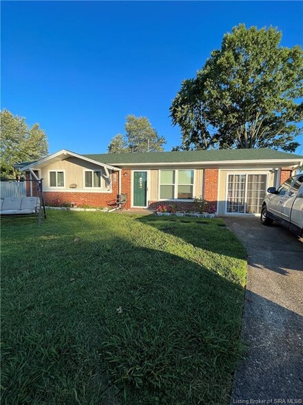 1022 Hazelwood Ct, Clarksville, IN 47129