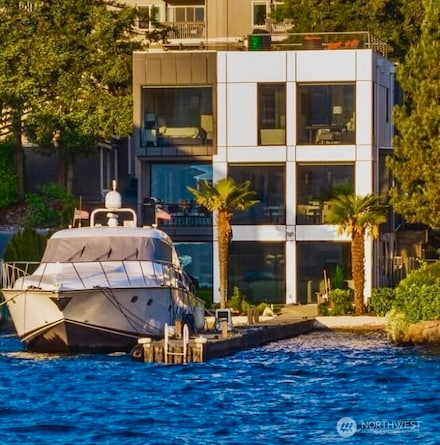 6413 Lake Washington Blvd NE, Kirkland, WA 98033