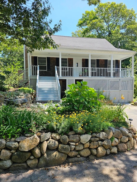 18 Goah Way, Vineyard Haven, MA 02568