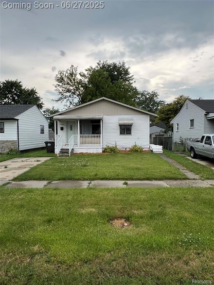 6832 Cornell St, Taylor, MI 48180