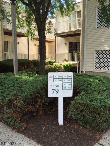 186 Potomac Dr Unit 6, Basking Ridge, NJ 07920