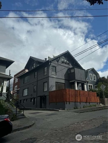 314 E Mercer St Unit 3A, Seattle, WA 98102