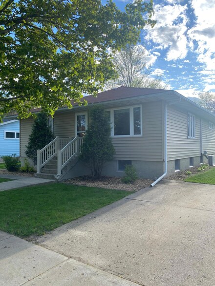305 Prospect St, Milroy, MN 56263