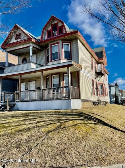 1227 State St, Schenectady, NY 12304