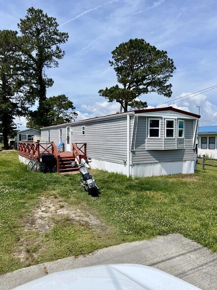 8212 Seashell Dr, Chincoteague, VA 23336