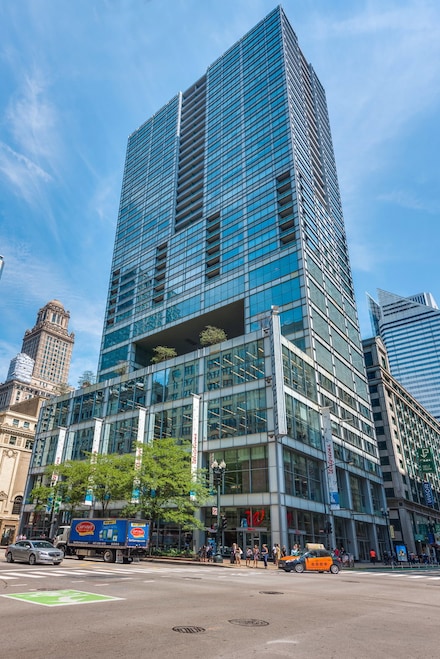 8 E Randolph St Unit 2002, Chicago, IL 60601