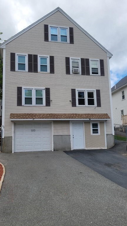 44 Shawmut St, Lawrence, MA 01841