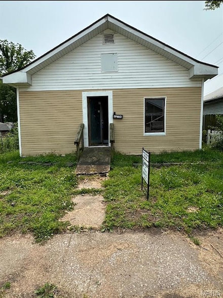 106 E Maple St, Hartford, IL 62048
