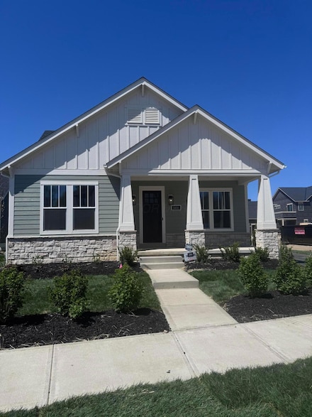 5450 Maple Dr, Lewis Center, OH 43035