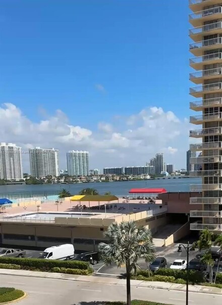 250 174th St Unit 510, Sunny Isles Beach, FL 33160