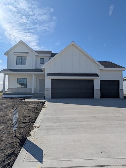 4638 180th St, Urbandale, IA 50323