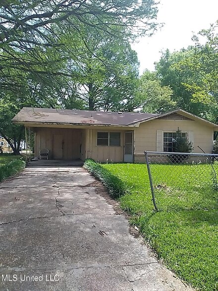 1244 Mareed Ave, Yazoo City, MS 39194