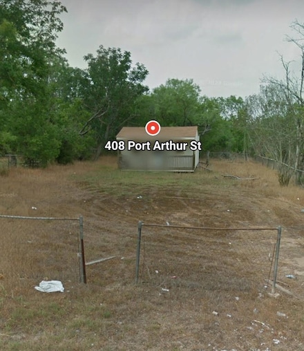 408 Port Arthur St, Luling, TX 78648