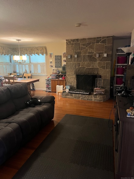 67 Spring St, Wallingford, CT 06492