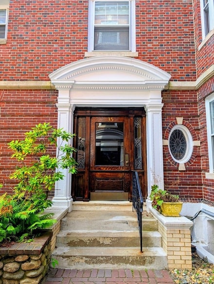 35 Lee St Unit 11, Cambridge, MA 02139