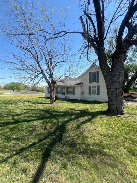 7087 SW 10th St, Columbus, KS 66725