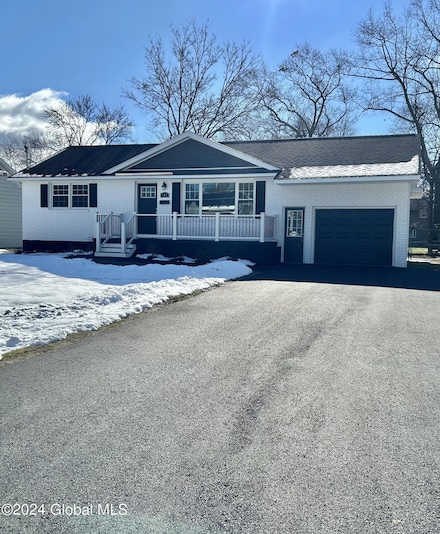 146 Dahlia St, Schenectady, NY 12306