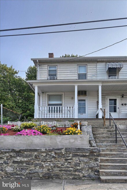 117 Penn St, Steelton, PA 17113