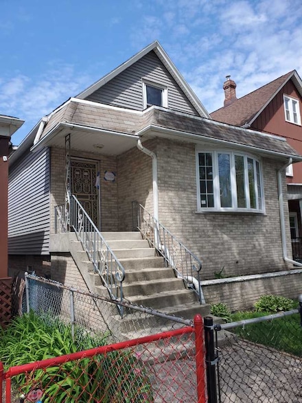 7324 S Maryland Ave, Chicago, IL 60619