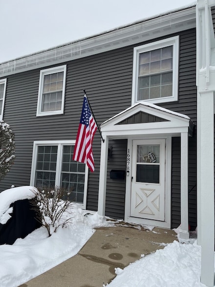 1687 Williamsburg Ct Unit B, Wheaton, IL 60189