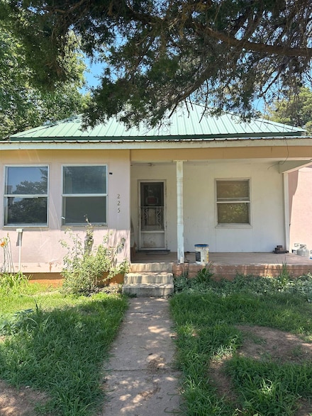 225 W Corn St, Goltry, OK 73739