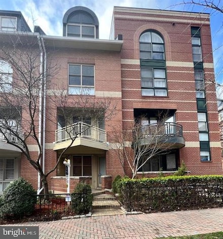 1686 N Quinn St, Arlington, VA 22209
