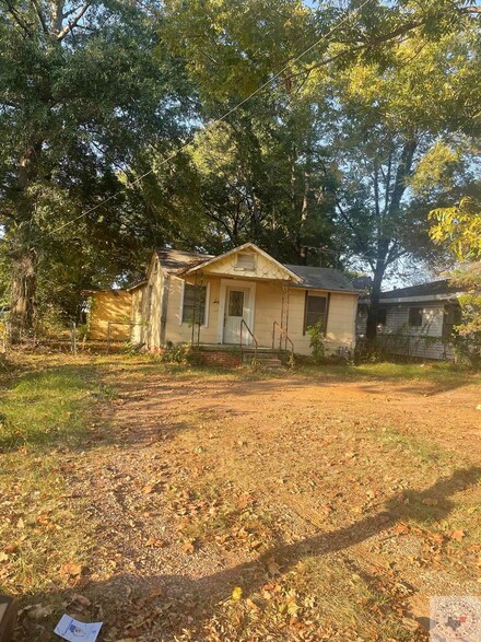 207 E 35th St, Texarkana, AR 71854