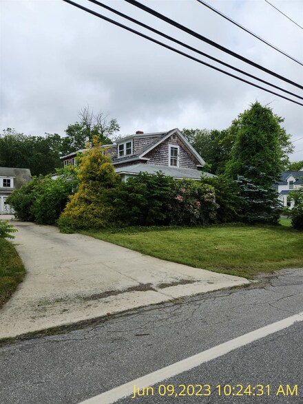 110 Main St, Hampstead, NH 03841