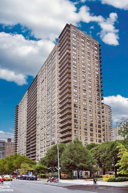 185 W End Ave Unit 26N, New York, NY 10023