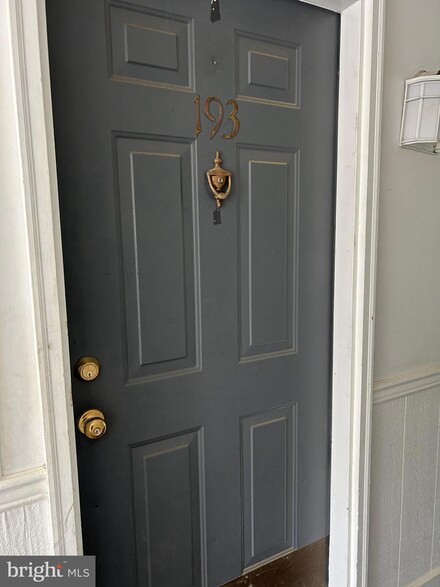 193 Rachel Ct, Franklin Park, NJ 08823