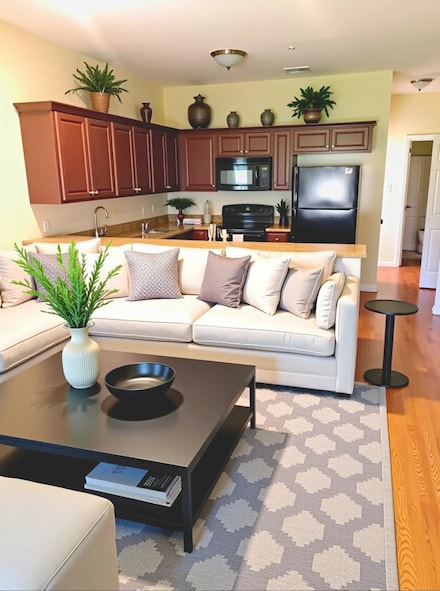2633 McKeithen St, Tallahassee, FL 32304