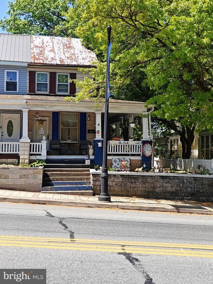 211 E Main St, Ephrata, PA 17522