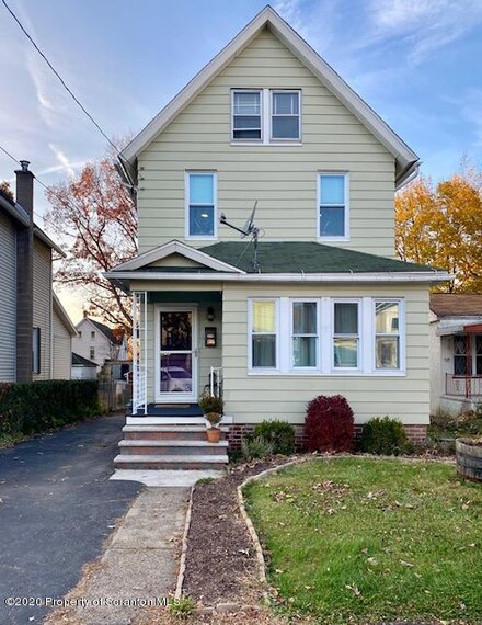 1705 Roosevelt Ave, Dunmore, PA 18512