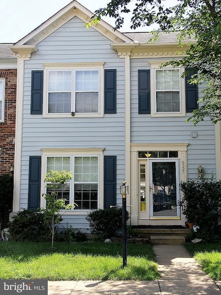 6327 Summer Moon Ln, Alexandria, VA 22312