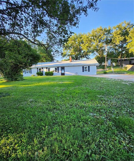 1507 Smizer Station Rd, Fenton, MO 63026