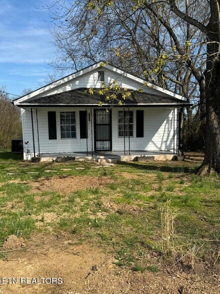 622 Upper Broad St, Newport, TN 37821