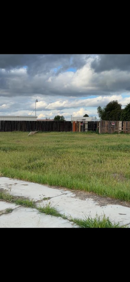 1530 Sarba Ct, Los Banos, CA 93635