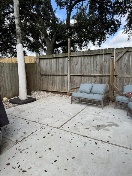 11218 Bandlon Dr, Houston, TX 77072