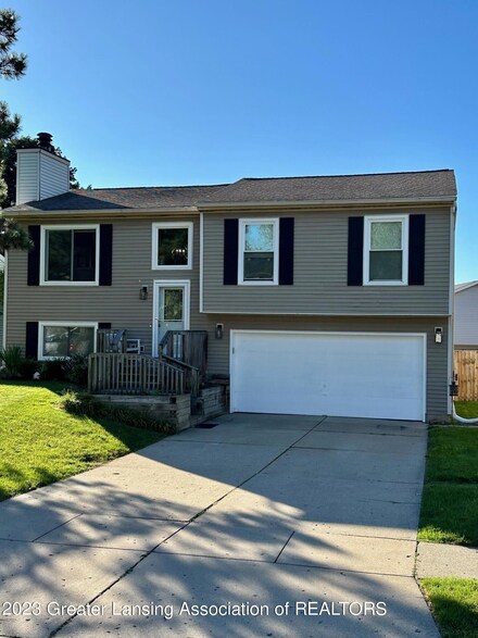 442 Jade Dr, Lansing, MI 48917