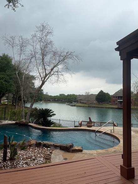 203 Bay Bridge Dr, Sugar Land, TX 77478