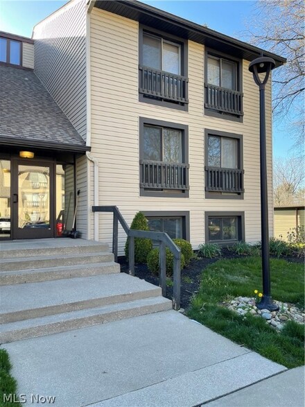 6320 Greenwood Pkwy Unit 604, Northfield, OH 44067