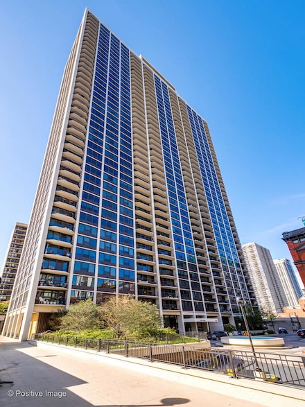 1560 N Sandburg Terrace Unit 2803J, Chicago, IL 60610