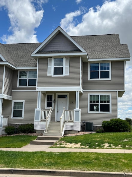 48 Heritage Blvd, Hudson, WI 54016