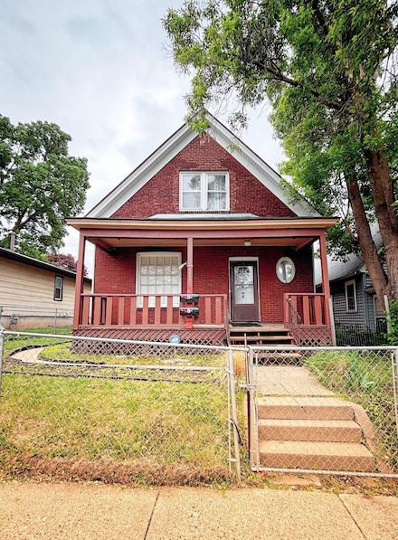 672 Case Ave, Saint Paul, MN 55106