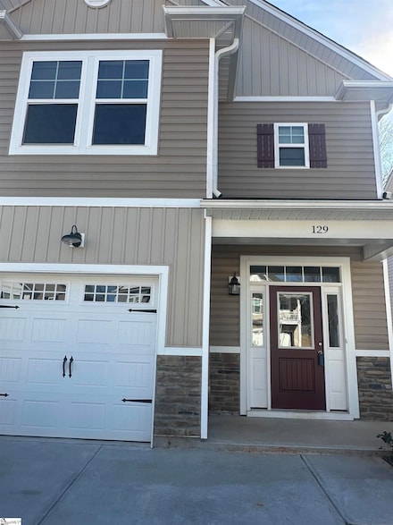 129 Highland Park Ct, Easley, SC 29642