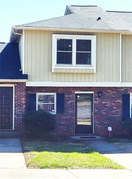 617 W 12th St, Newton, NC 28658