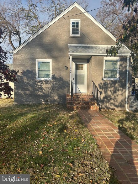1206 Farmingdale Ave, Capitol Heights, MD 20743